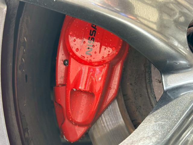 フェアレディZ 40thアニバーサリー NISMOマフラー BOSEサウンド 純正HDDナビ NISMOヘッドライト ETC 純正19インチアルミホイール 電動シート シートヒーター スマートキー パドルシフト ハーフレザーシート ワンセグ(36枚目)