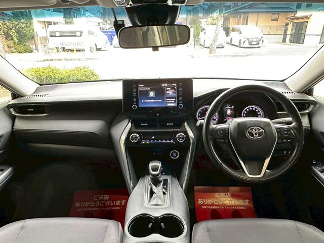 ハリアー Ｓ　純正ディスプレイオーディオ　バックカメラ　レーダークルーズコントロール　ＥＴＣ　オートハイビーム　クリアランスソナー　スマートキー　Ｂｌｕｅｔｏｏｔｈオーディオ　衝突軽減ブレーキ　ＬＥＤヘッド（5枚目）