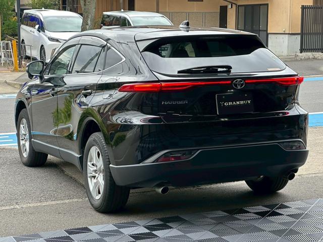 ハリアー Ｓ　純正ディスプレイオーディオ　バックカメラ　レーダークルーズコントロール　ＥＴＣ　オートハイビーム　クリアランスソナー　スマートキー　Ｂｌｕｅｔｏｏｔｈオーディオ　衝突軽減ブレーキ　ＬＥＤヘッド（13枚目）