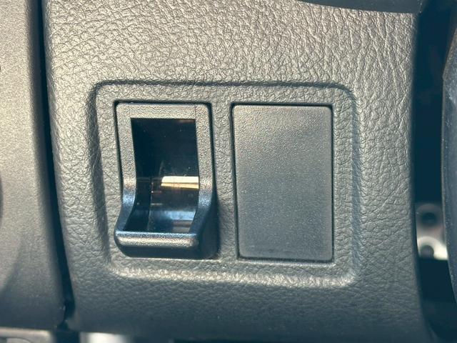 ＭＲ－Ｓ Ｖエディション　純正フルエアロ　後期型　６速ＭＴ車両　社外マフラー　ＥＴＣ　本革シート　ロールバー　助手席エアバック　フォグライト　アルミペダル　純正アルミホイール　スペアタイヤ　スペアタイヤカバー（66枚目）