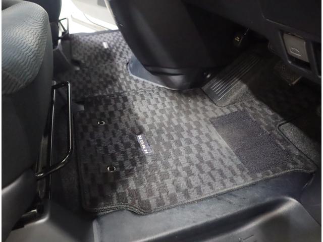ノア Ｘ　スペシャルエディション　目玉車　車検整備渡し　ＢＴナビ　７インチワイドナビ（ラジオ・ＴＶ・ＣＤ・ＤＶＤ・Ｂｌｕｅｔｏｏｔｈ・ＭＳＶ・ＳＤ）　ＥＴＣ　バックカメラ　ＨＩＤオートヘッドライト　後席両側電動スライドドア　フロアマット　ドアバイザー　認定中古車（15枚目）