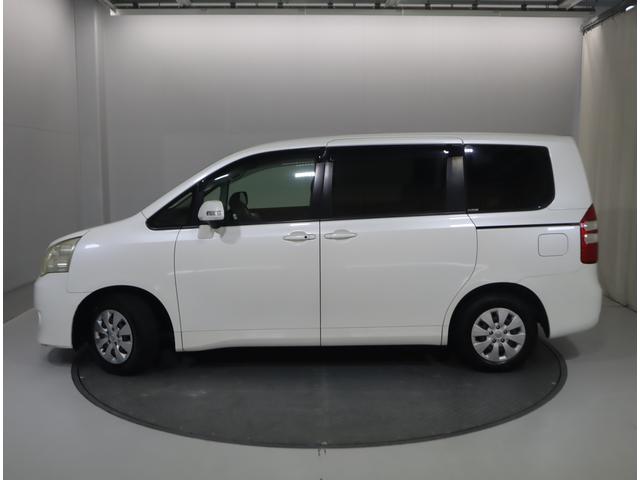 ノア Ｘ　スペシャルエディション　目玉車　車検整備渡し　ＢＴナビ　７インチワイドナビ（ラジオ・ＴＶ・ＣＤ・ＤＶＤ・Ｂｌｕｅｔｏｏｔｈ・ＭＳＶ・ＳＤ）　ＥＴＣ　バックカメラ　ＨＩＤオートヘッドライト　後席両側電動スライドドア　フロアマット　ドアバイザー　認定中古車（22枚目）