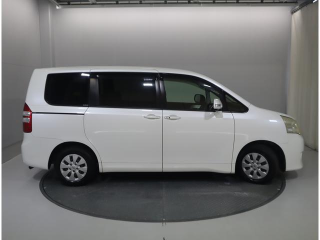 ノア Ｘ　スペシャルエディション　目玉車　車検整備渡し　ＢＴナビ　７インチワイドナビ（ラジオ・ＴＶ・ＣＤ・ＤＶＤ・Ｂｌｕｅｔｏｏｔｈ・ＭＳＶ・ＳＤ）　ＥＴＣ　バックカメラ　ＨＩＤオートヘッドライト　後席両側電動スライドドア　フロアマット　ドアバイザー　認定中古車（26枚目）