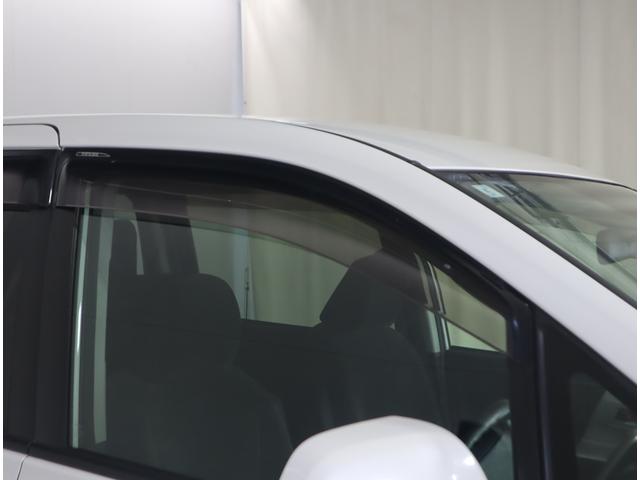 ノア Ｘ　スペシャルエディション　目玉車　車検整備渡し　ＢＴナビ　７インチワイドナビ（ラジオ・ＴＶ・ＣＤ・ＤＶＤ・Ｂｌｕｅｔｏｏｔｈ・ＭＳＶ・ＳＤ）　ＥＴＣ　バックカメラ　ＨＩＤオートヘッドライト　後席両側電動スライドドア　フロアマット　ドアバイザー　認定中古車（30枚目）