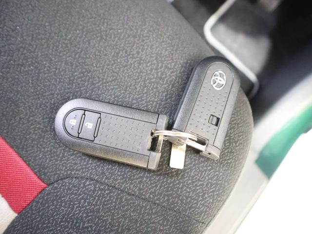 パッソ モーダ　Ｇパッケージ　車検整備渡し　ナビ・ＥＴＣ・バックＣ　７インチワイドナビ（ラジオ・ＴＶ・ＣＤ・ＤＶＤ・Ｂｌｕｅｔｏｏｔｈ・ＭＳＶ・ＳＤ）　ＥＴＣ　バックカメラ　衝突被害軽減ブレーキ　ＬＥＤオートヘッドライト　フロアマット　ドアバイザー　認定中古車（11枚目）