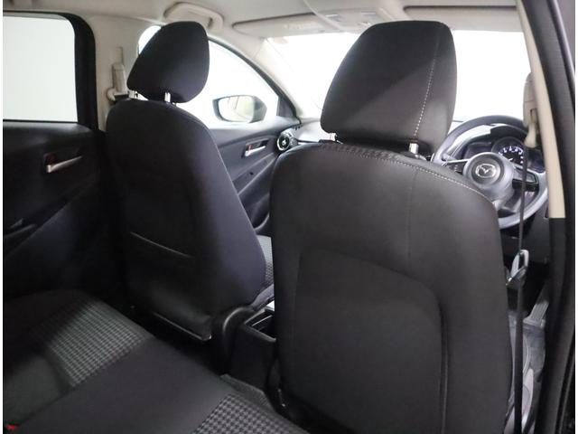 デミオ 13S 純正OPナビ・ETC・全方位カメラ・フロアマット 純正OPナビ(ラジオ・TV・CD・DVD・Bluetooth・USB・AUX) ETC 全方位カメラ 前後ブレーキサポート ハイビームアシスト付LEDオートヘッドライト フロアマット ドアバイザー(53枚目)