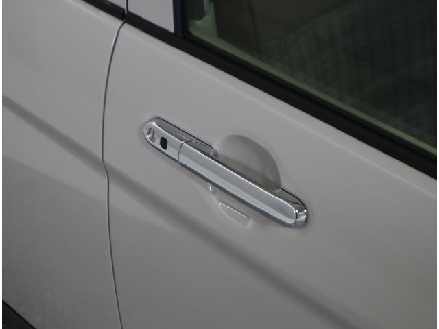 アルトラパンLC LC X 5型 前後ブレーキサポート・ハイビームアシスト 全方位カメラ 前後ブレーキサポート 前後踏み間違い防止装置 ハイビームアシスト付LEDオートヘッドライト 車線逸脱警報機能 先行車発進通知機能 キーレスプッシュスタート アイドリングストップ マット(30枚目)