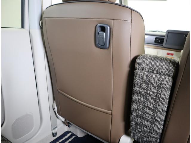 アルトラパンLC LC X 5型 前後ブレーキサポート・ハイビームアシスト 全方位カメラ 前後ブレーキサポート 前後踏み間違い防止装置 ハイビームアシスト付LEDオートヘッドライト 車線逸脱警報機能 先行車発進通知機能 キーレスプッシュスタート アイドリングストップ マット(73枚目)