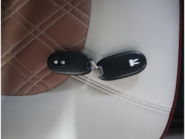 アルトラパンショコラ ショコラ X 4型 目玉車 ナビ・バックカメラ・前後ドラレコ 純正スマートフォン連携ナビ(ラジオ・ワンセグTV・Bluetooth・SD・USB・AUX・HDMI・ビテオ端子) バックカメラ 前後ドラレコ HIDオートヘッドライト フロアマット ドアバイザー(11枚目)