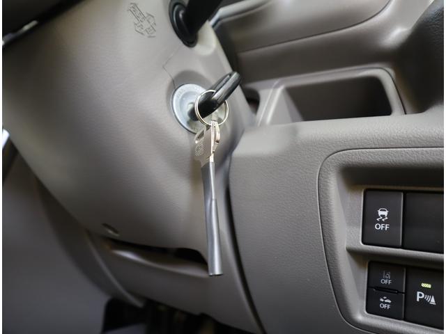 エブリイ ＰＣ　６型　前後ブレーキサポート・ＬＥＤヘッドライト・マット　前後ブレーキサポート　前後踏み間違い防止装置　車線逸脱警報機能　ハイビームアシスト付ＬＥＤオートヘッドライト　先行車発進お知らせ機能　ラバーフロアマット　後席両側スライドドア　運転席シートヒーター（11枚目）