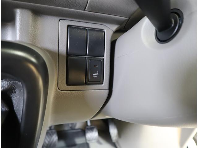 エブリイ ＰＣ　６型　前後ブレーキサポート・ＬＥＤヘッドライト・マット　前後ブレーキサポート　前後踏み間違い防止装置　車線逸脱警報機能　ハイビームアシスト付ＬＥＤオートヘッドライト　先行車発進お知らせ機能　ラバーフロアマット　後席両側スライドドア　運転席シートヒーター（13枚目）