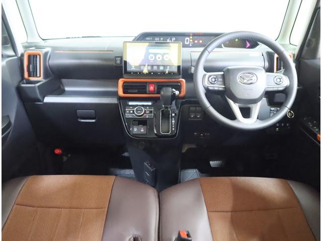 タント ファンクロスターボ　ナビ・ＥＴＣ・全方位カメラ・前後ドラレコ　９インチナビ（ラジオ・ＴＶ・Ｂｌｕｅｔｏｏｔｈ・ＳＤ・ＵＳＢ）　ＥＴＣ　全方位カメラ　前後ドラレコ　前後ブレーキサポート　追従機能付クルーズコントロール　ハイビームアシスト付ＬＥＤオートヘッドライト（8枚目）