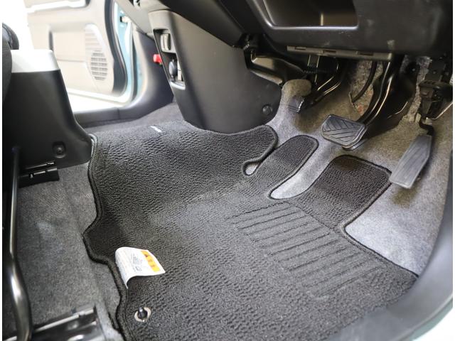 クリーニング済みフロアマット付き☆多少の使用感はありますが、この程度なら許容範囲という方には初期費用が浮いて嬉しいＰＯＩＮＴ！