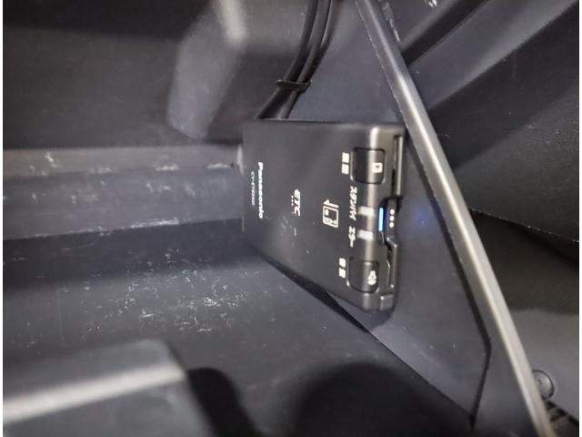 ジムニー ワイルドウインド６型　目玉車　ＣＤプレーヤー・ＥＴＣ・マット　２ＤＩＮ　ＣＤプレーヤー（ラジオ・ＭＤ）　ＥＴＣ　トレータイプフロアマット　ドアバイザー　シートヒーター　キーレスエントリー　フロントフォグランプ　ルーフレール　スペアタイヤカバー　パートタイム４ＷＤ（14枚目）