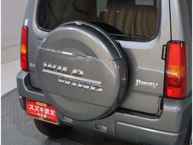 ジムニー ワイルドウインド６型　目玉車　ＣＤプレーヤー・ＥＴＣ・マット　２ＤＩＮ　ＣＤプレーヤー（ラジオ・ＭＤ）　ＥＴＣ　トレータイプフロアマット　ドアバイザー　シートヒーター　キーレスエントリー　フロントフォグランプ　ルーフレール　スペアタイヤカバー　パートタイム４ＷＤ（18枚目）