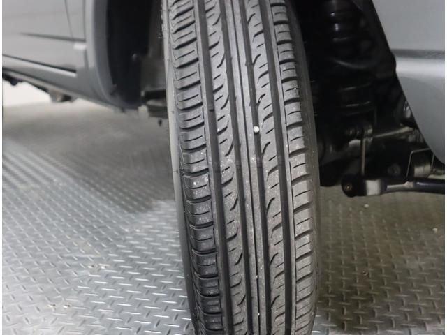 ジムニー ワイルドウインド６型　目玉車　ＣＤプレーヤー・ＥＴＣ・マット　２ＤＩＮ　ＣＤプレーヤー（ラジオ・ＭＤ）　ＥＴＣ　トレータイプフロアマット　ドアバイザー　シートヒーター　キーレスエントリー　フロントフォグランプ　ルーフレール　スペアタイヤカバー　パートタイム４ＷＤ（19枚目）