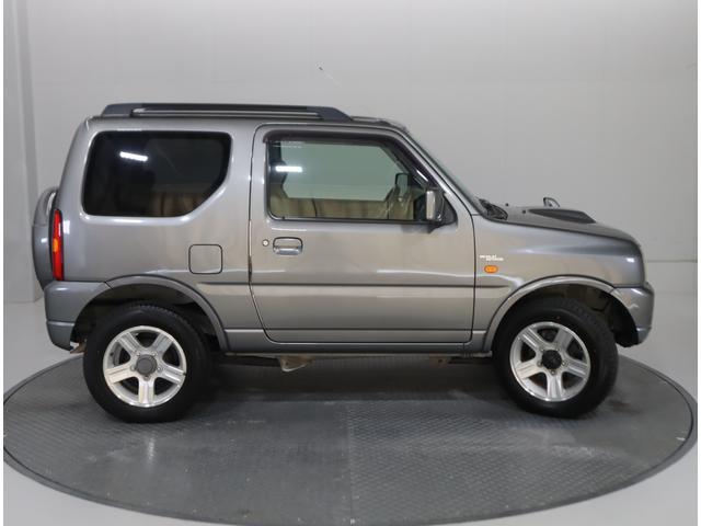 ジムニー ワイルドウインド６型　目玉車　ＣＤプレーヤー・ＥＴＣ・マット　２ＤＩＮ　ＣＤプレーヤー（ラジオ・ＭＤ）　ＥＴＣ　トレータイプフロアマット　ドアバイザー　シートヒーター　キーレスエントリー　フロントフォグランプ　ルーフレール　スペアタイヤカバー　パートタイム４ＷＤ（27枚目）