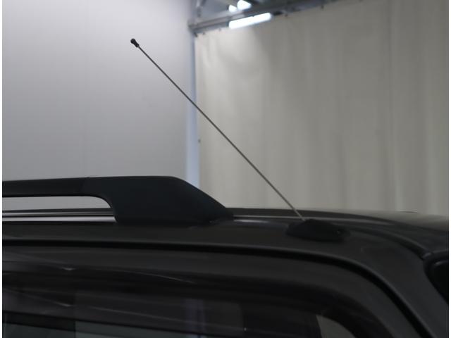 ジムニー ワイルドウインド６型　目玉車　ＣＤプレーヤー・ＥＴＣ・マット　２ＤＩＮ　ＣＤプレーヤー（ラジオ・ＭＤ）　ＥＴＣ　トレータイプフロアマット　ドアバイザー　シートヒーター　キーレスエントリー　フロントフォグランプ　ルーフレール　スペアタイヤカバー　パートタイム４ＷＤ（32枚目）