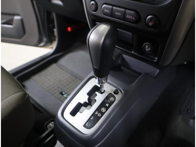 ジムニー ワイルドウインド６型　目玉車　ＣＤプレーヤー・ＥＴＣ・マット　２ＤＩＮ　ＣＤプレーヤー（ラジオ・ＭＤ）　ＥＴＣ　トレータイプフロアマット　ドアバイザー　シートヒーター　キーレスエントリー　フロントフォグランプ　ルーフレール　スペアタイヤカバー　パートタイム４ＷＤ（68枚目）