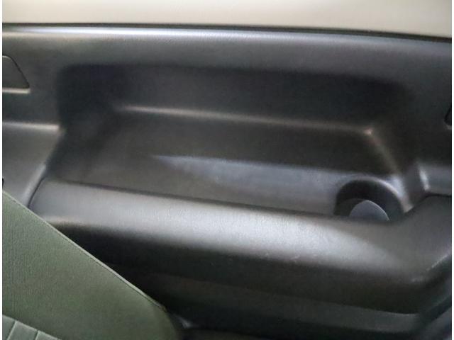 ジムニー ワイルドウインド６型　目玉車　ＣＤプレーヤー・ＥＴＣ・マット　２ＤＩＮ　ＣＤプレーヤー（ラジオ・ＭＤ）　ＥＴＣ　トレータイプフロアマット　ドアバイザー　シートヒーター　キーレスエントリー　フロントフォグランプ　ルーフレール　スペアタイヤカバー　パートタイム４ＷＤ（74枚目）