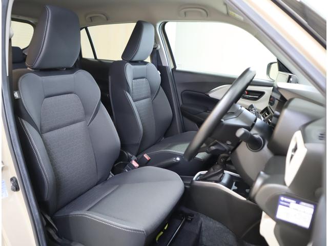 スイフト ＨＹＢＲＩＤ　ＭＸ　ナビ・全方位カメラ・前後ブレーキサポート　純正メモリーナビ（ラジオ・ＴＶ・ＣＤ・ＤＶＤ・Ｂｌｕｅｔｏｏｔｈ・ＵＳＢ）　全方位カメラ　前後ブレーキサポート　追従式クルーズコントロール　ハイビームアシスト付ＬＥＤオートヘッドライト　フロアマット（16枚目）