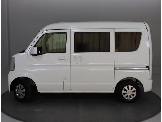 エブリイ ＪＯＩＮターボ　６型　４ＷＤ　目玉車　前後ブレーキサポート　前後ブレーキサポート　前後踏み間違い防止装置　ハイビームアシスト付ＬＥＤオートヘッドライト　先行車発進お知らせ機能　車線逸脱警報機能　後席両側スライドドア　前席シートヒーター　ラバーフロアマット（7枚目）