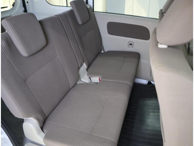 エブリイ ＪＯＩＮターボ　６型　４ＷＤ　目玉車　前後ブレーキサポート　前後ブレーキサポート　前後踏み間違い防止装置　ハイビームアシスト付ＬＥＤオートヘッドライト　先行車発進お知らせ機能　車線逸脱警報機能　後席両側スライドドア　前席シートヒーター　ラバーフロアマット（17枚目）