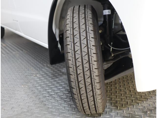 エブリイ ＪＯＩＮターボ　６型　４ＷＤ　目玉車　前後ブレーキサポート　前後ブレーキサポート　前後踏み間違い防止装置　ハイビームアシスト付ＬＥＤオートヘッドライト　先行車発進お知らせ機能　車線逸脱警報機能　後席両側スライドドア　前席シートヒーター　ラバーフロアマット（19枚目）