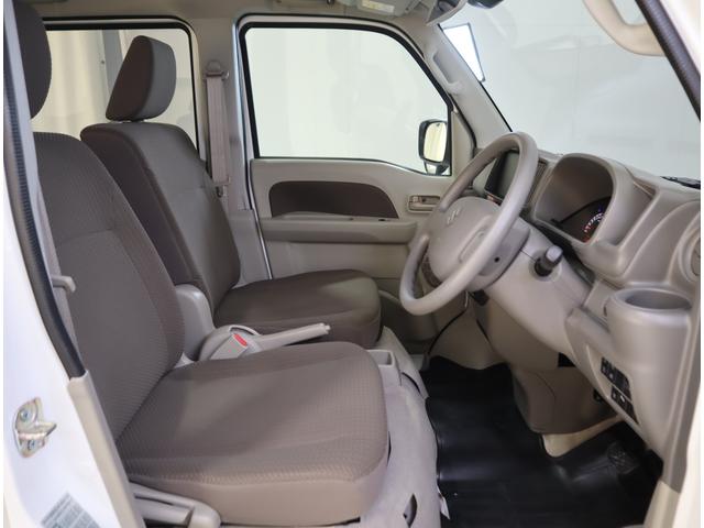 エブリイ ＪＯＩＮターボ　６型　４ＷＤ　目玉車　前後ブレーキサポート　前後ブレーキサポート　前後踏み間違い防止装置　ハイビームアシスト付ＬＥＤオートヘッドライト　先行車発進お知らせ機能　車線逸脱警報機能　後席両側スライドドア　前席シートヒーター　ラバーフロアマット（43枚目）