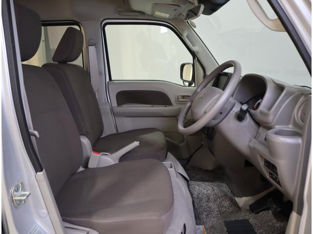 エブリイ ＪＯＩＮターボ　６型　目玉車　前後ブレーキサポート・マット　前後ブレーキサポート　前後踏み間違い防止装置　車線逸脱警報機能　ハイビームアシスト付ＬＥＤオートヘッドライト　先行車発進お知らせ機能　後席両側電動スライドドア　ラバーフロアマット　シートヒーター（43枚目）