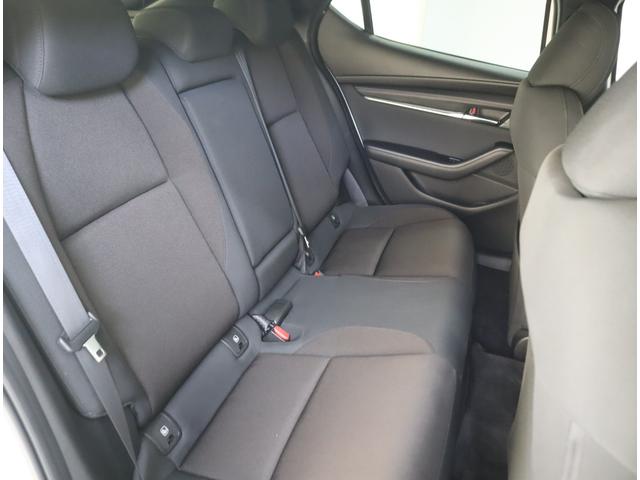 MAZDA3ファストバック 20Sプロアクティブ 車検整備渡し ナビ・ETC・バックC 純正SDナビ(ラジオ・Bluetooth・USB・HDMI) ETC バックカメラ 前後ドラレコ 前後ブレーキサポート 追従式クルーズコントロール レーンキープアシスト パドルシフト マット バイザー(17枚目)