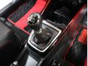 2・3速をクロスさせた専用6MTはコーナリングからの素早い立ち上がりを実現します!