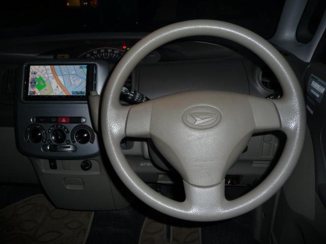 タント Ｘスペシャル　禁煙車メモリーナビゲーション地上デジタルテレビＤＶＤビデオ再生ＵＳＢ端子ＣＤキーフリーシステムＷエアーＢ左側スライド式ドアＴチェーン電動格納ドアミラー角度調節ＡＢＳスマートキーＥＴＣ取説書フルフラット（9枚目）