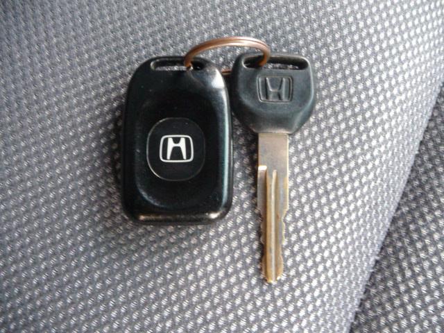 ライフダンク ＴＲ　インタークーラーＴＢ純正エアロ１３ｉｎＡＷＲスポイラー車検付き８年３月２６日ＥＴＣ禁煙車ＷエアーＢハイマウントＳランプ電動ドアミラー角度調節キーレスＣＤ／ＵＳＢ端子ＡＢＳタコメーター２３年モデルタイヤ（25枚目）