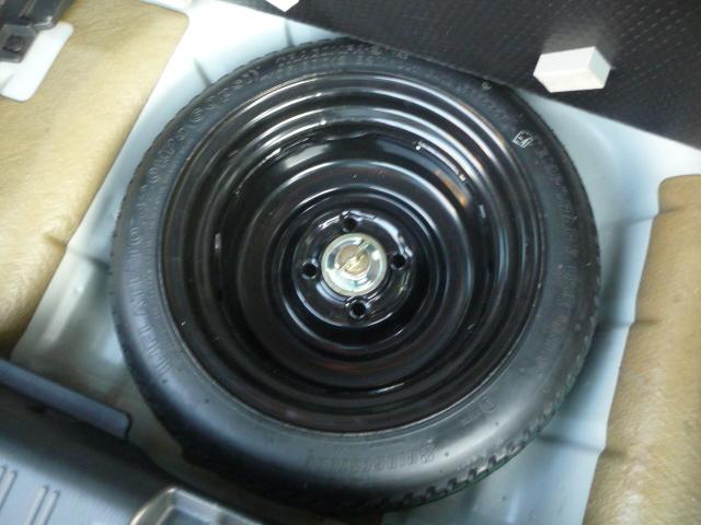 ライフダンク ＴＲ　インタークーラーＴＢ純正エアロ１３ｉｎＡＷＲスポイラー車検付き８年３月２６日ＥＴＣ禁煙車ＷエアーＢハイマウントＳランプ電動ドアミラー角度調節キーレスＣＤ／ＵＳＢ端子ＡＢＳタコメーター２３年モデルタイヤ（33枚目）