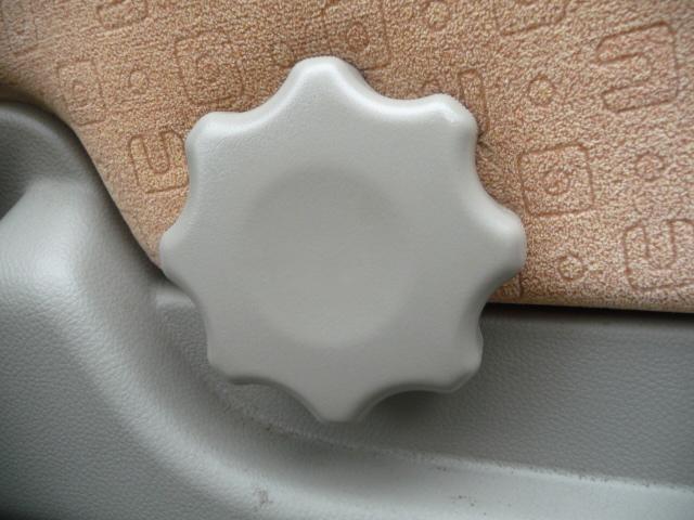 モコ Ｅ　ＨＤＤナビゲーション地上デジＴＶ車検２年ＣＤ録音ＤＶＤビデオ再生タイミングチェーン禁煙車インパネシフト４速ＡＴオーバードライブＷエアＢ電動格納ミラー角度調節ＡＢＳスマＫステアチルト機構（31枚目）