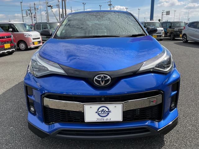 Ｃ－ＨＲ Ｓ－Ｔ　ＧＲスポーツ　６ＭＴ　エアロパーツＦ・Ｓ・Ｒ　４本出しマフラー　スパッダリング１９インチアルミホイール　ブラインドスポットモニター　１９インチアルミ　コンビシート　シートヒーター　ナビ　バックカメラ　ＥＴＣ付（2枚目）