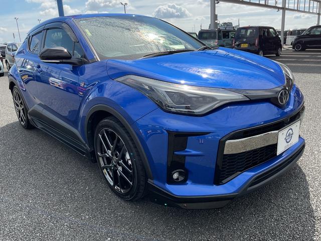 Ｃ－ＨＲ Ｓ－Ｔ　ＧＲスポーツ　６ＭＴ　エアロパーツＦ・Ｓ・Ｒ　４本出しマフラー　スパッダリング１９インチアルミホイール　ブラインドスポットモニター　１９インチアルミ　コンビシート　シートヒーター　ナビ　バックカメラ　ＥＴＣ付（3枚目）