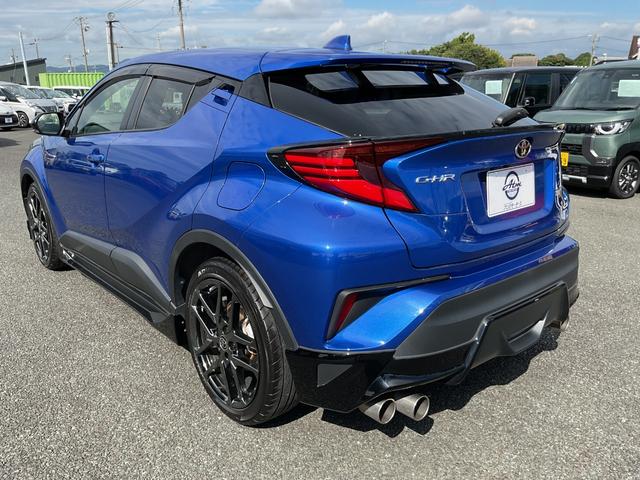 Ｃ－ＨＲ Ｓ－Ｔ　ＧＲスポーツ　６ＭＴ　エアロパーツＦ・Ｓ・Ｒ　４本出しマフラー　スパッダリング１９インチアルミホイール　ブラインドスポットモニター　１９インチアルミ　コンビシート　シートヒーター　ナビ　バックカメラ　ＥＴＣ付（6枚目）