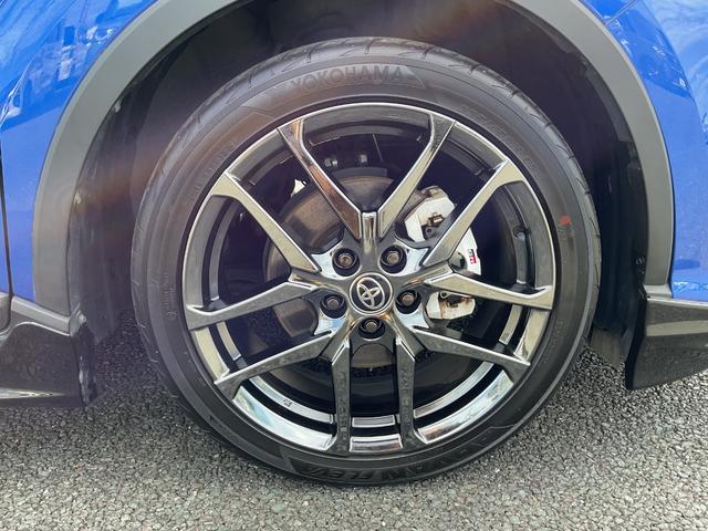 Ｃ－ＨＲ Ｓ－Ｔ　ＧＲスポーツ　６ＭＴ　エアロパーツＦ・Ｓ・Ｒ　４本出しマフラー　スパッダリング１９インチアルミホイール　ブラインドスポットモニター　１９インチアルミ　コンビシート　シートヒーター　ナビ　バックカメラ　ＥＴＣ付（11枚目）