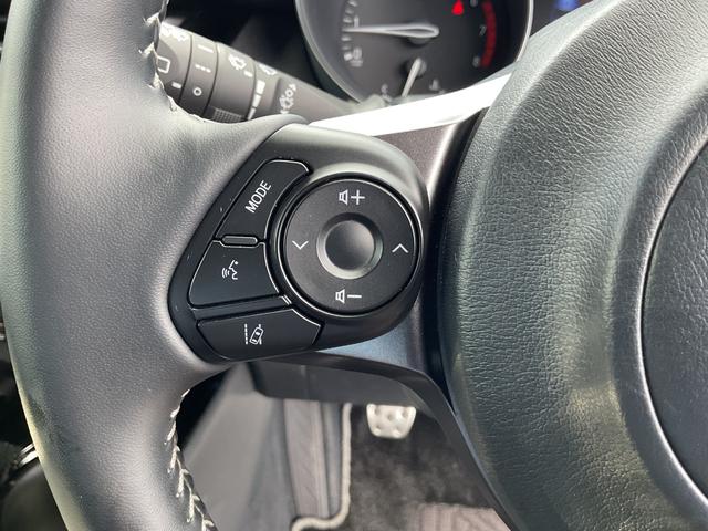 Ｃ－ＨＲ Ｓ－Ｔ　ＧＲスポーツ　６ＭＴ　エアロパーツＦ・Ｓ・Ｒ　４本出しマフラー　スパッダリング１９インチアルミホイール　ブラインドスポットモニター　１９インチアルミ　コンビシート　シートヒーター　ナビ　バックカメラ　ＥＴＣ付（15枚目）