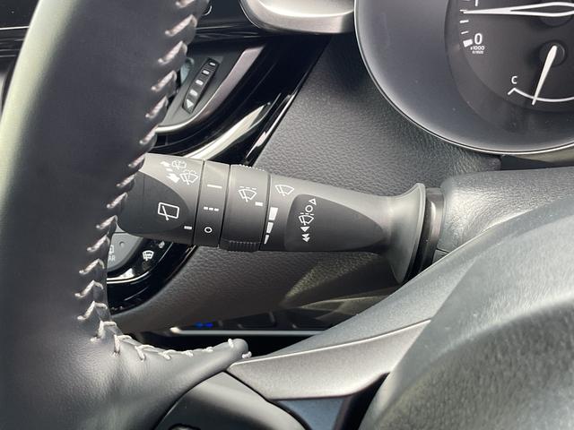 Ｃ－ＨＲ Ｓ－Ｔ　ＧＲスポーツ　６ＭＴ　エアロパーツＦ・Ｓ・Ｒ　４本出しマフラー　スパッダリング１９インチアルミホイール　ブラインドスポットモニター　１９インチアルミ　コンビシート　シートヒーター　ナビ　バックカメラ　ＥＴＣ付（17枚目）