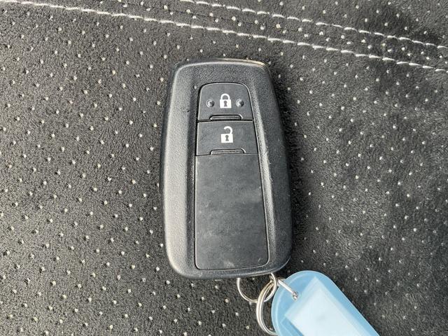 Ｃ－ＨＲ Ｓ－Ｔ　ＧＲスポーツ　６ＭＴ　エアロパーツＦ・Ｓ・Ｒ　４本出しマフラー　スパッダリング１９インチアルミホイール　ブラインドスポットモニター　１９インチアルミ　コンビシート　シートヒーター　ナビ　バックカメラ　ＥＴＣ付（27枚目）