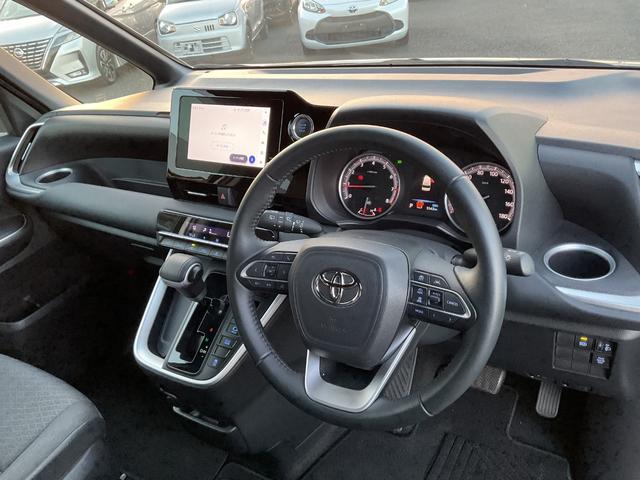 ヴォクシー S-G 運転席側パワースライドドア  トヨタセーフティセンス パーキングサポートブレーキ  両側パワースライドドア スマホナビ連携トヨタコネクティッドディスプレイオーディオ バックカメラ ETC(7枚目)