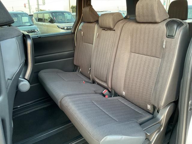 ヴォクシー S-G 運転席側パワースライドドア  トヨタセーフティセンス パーキングサポートブレーキ  両側パワースライドドア スマホナビ連携トヨタコネクティッドディスプレイオーディオ バックカメラ ETC(26枚目)