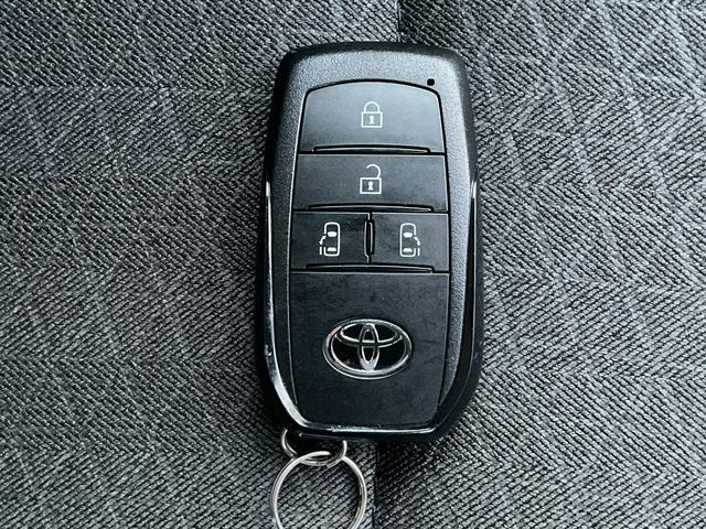 ヴォクシー S-G 運転席側パワースライドドア  トヨタセーフティセンス パーキングサポートブレーキ  両側パワースライドドア スマホナビ連携トヨタコネクティッドディスプレイオーディオ バックカメラ ETC(30枚目)