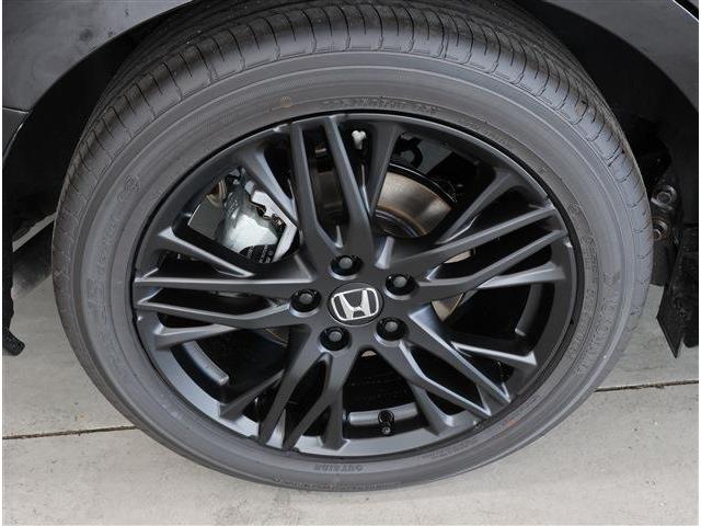 オデッセイハイブリッド e:HEVアブソルート・EXブラックエディション ハンズフリーパワーテールゲート 両側パワースライドドア 本革パワーシート 2列目4ウェイパワーシート スマホ置くだけ充電 純正オプション11.4型ワイドナビ フルセグTV 360°マルチビューカメラ(9枚目)