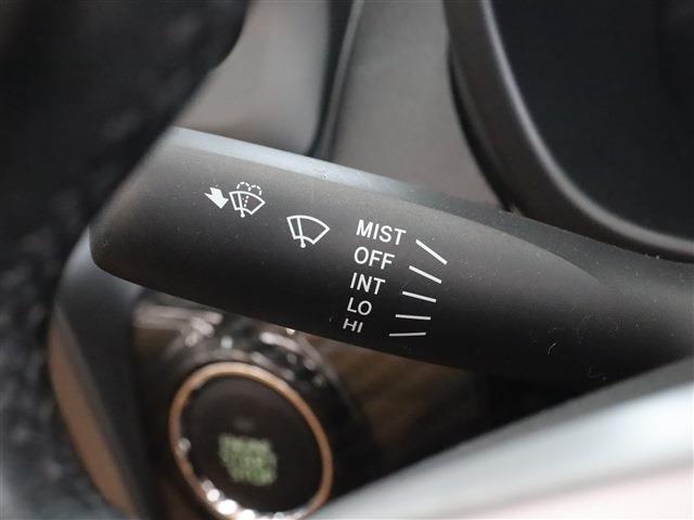 コペン ローブ S 社外シフトノブ 純正ビルシュタイン製ショックアブソーバー フォグランプ 室内メッキ装飾 純正レカロシート 純正MOMOステアリング パドルシフト シートヒーター メモリーナビ フルセグTV ETC(15枚目)