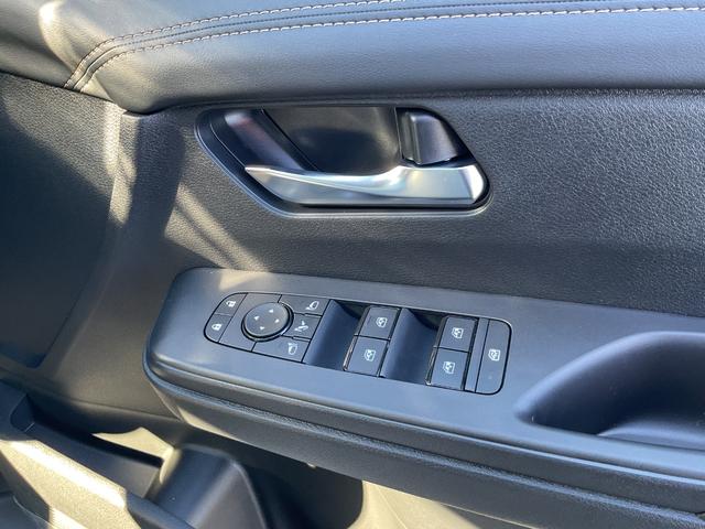 セレナ  アラウンドビューモニター インテリジェントルームミラー 9型ナビ フルセグTV エマージェンシーブレーキ フロント バックソナー 後側方車両検知警報 両側パワースライドドア デュアルオートAC(10枚目)