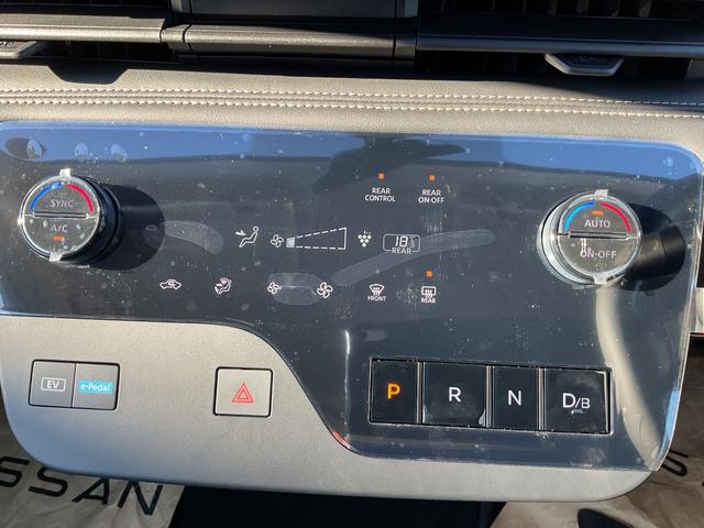 セレナ  アラウンドビューモニター インテリジェントルームミラー 9型ナビ フルセグTV エマージェンシーブレーキ フロント バックソナー 後側方車両検知警報 両側パワースライドドア デュアルオートAC(13枚目)